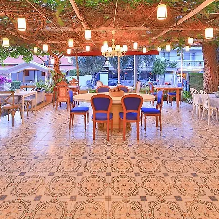 ホテル Ilica Çeşme